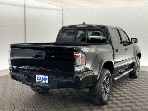 Used 2016 Toyota Tacoma TRD Sport image 6