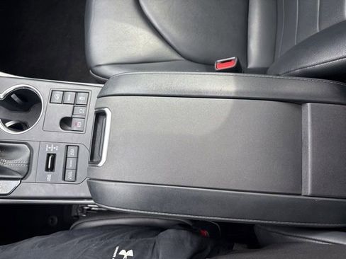 Used 2023 Toyota Highlander XLE AWD/4WD image 20
