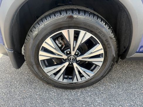 Used 2022 Nissan Rogue SV AWD/4WD image 28