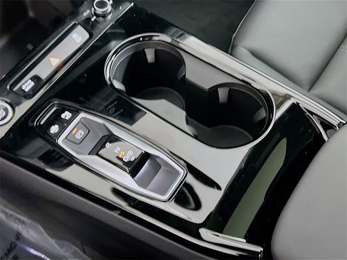 New 2025 Audi A6 e-tron Premium Plus image 15