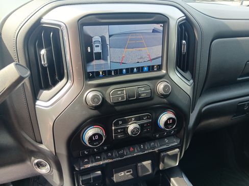 Used 2021 Chevrolet Silverado 1500 LTZ w/ LTZ Premium Package AWD/4WD image 14