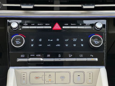 Used 2025 Hyundai Santa Fe Calligraphy image 14