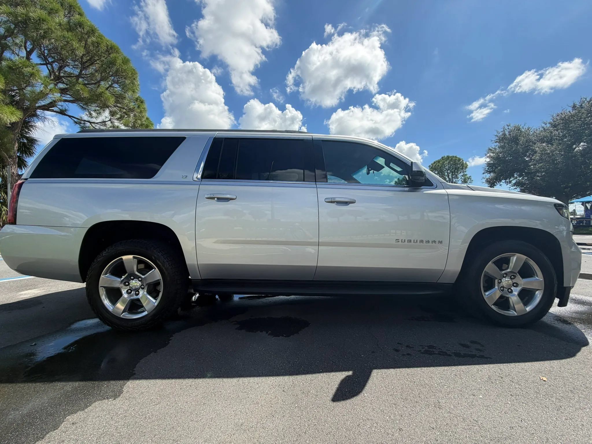 Used 2017 Chevrolet Suburban LT AWD/4WD image 6