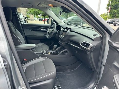 Used 2023 Chevrolet TrailBlazer LT FWD image 26