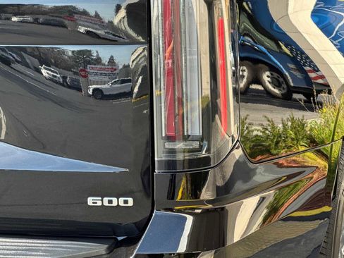 Certified 2025 Cadillac Escalade ESV Premium Luxury image 56