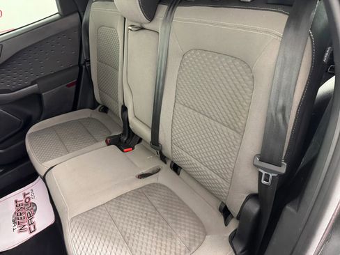 Used 2020 Ford Escape SE image 34