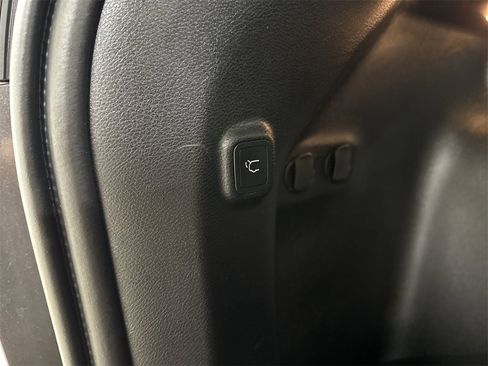 Used 2021 Jeep Cherokee Latitude Lux w/ Sun & Sound Group image 29