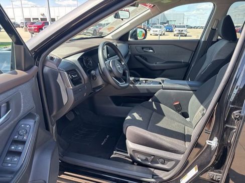 Used 2023 Nissan Rogue SV FWD image 8
