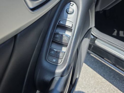 Used 2019 INFINITI Q50 Luxe w/ Essential Package (3.0T Luxe) AWD/4WD image 16