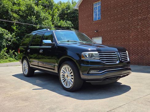 Used 2015 Lincoln Navigator 2WD w/ Equipment Group 101A Reserve image 3