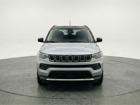 Used 2025 Jeep Compass Limited AWD/4WD image 2