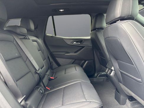 New 2026 Chevrolet Equinox LT w/ Convenience Package II AWD/4WD image 18