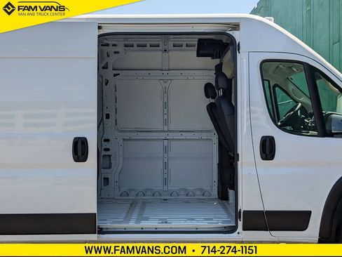 Used 2025 RAM ProMaster 3500 w/ Convenience Group FWD image 9