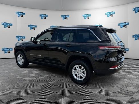 Certified 2023 Jeep Grand Cherokee Laredo w/ Luxury Tech Group I AWD/4WD image 4