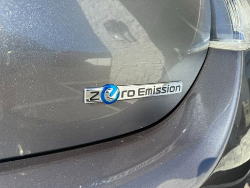 Used 2015 Nissan Leaf S w/ Charge Package image 6