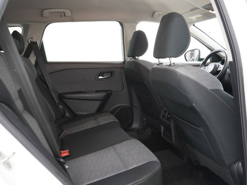 Used 2021 Nissan Rogue SV AWD/4WD image 13