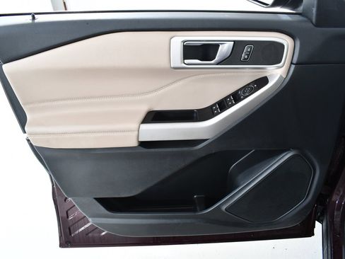 Used 2022 Ford Explorer XLT w/ Equipment Group 202A image 26