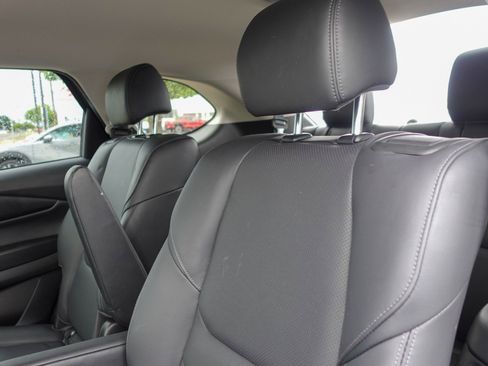 Used 2023 MAZDA CX-9 Touring image 23