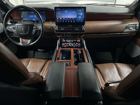 Used 2023 Lincoln Navigator L Reserve AWD/4WD image 25