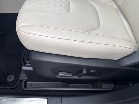 Used 2023 Ford Edge Titanium w/ Class II Trailer Tow Package image 32