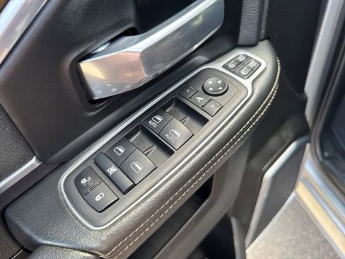 Used 2024 RAM 2500 Laramie AWD/4WD image 11