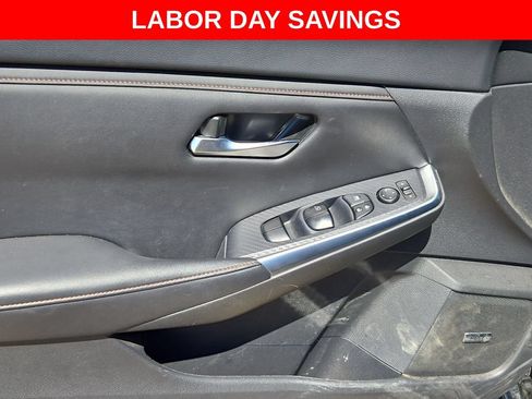 Used 2023 Nissan Sentra SR w/ SR Premium Package FWD image 22