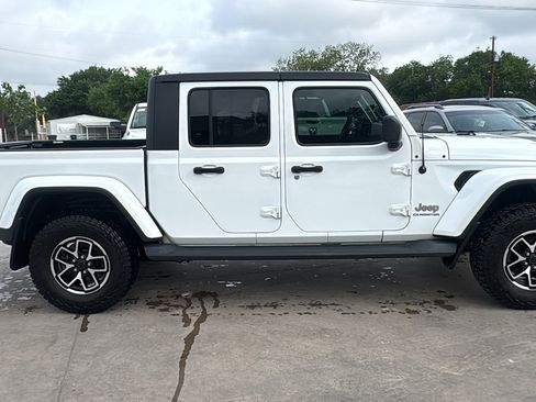 Certified 2020 Jeep Gladiator Overland image 4