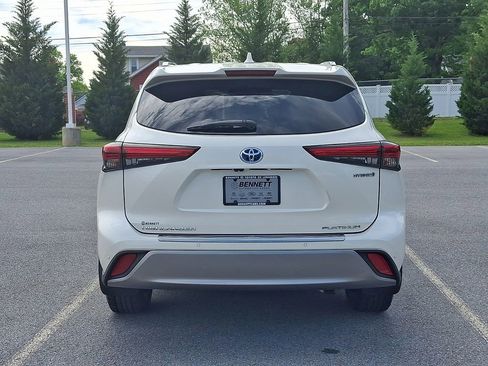 Used 2021 Toyota Highlander Platinum AWD/4WD image 5