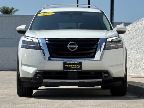 Used 2022 Nissan Pathfinder SL FWD image 8