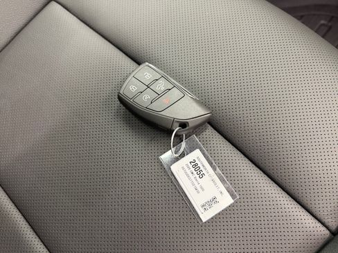 New 2026 GMC Sierra 1500 SLT w/ SLT Premium Plus Package image 32