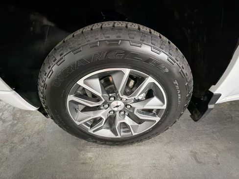 Certified 2024 Chevrolet Silverado 1500 RST AWD/4WD image 32