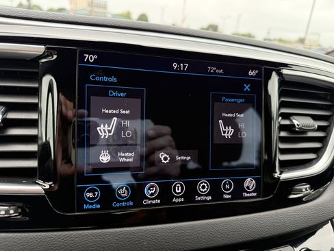 Used 2018 Chrysler Pacifica Touring-L Plus w/ S Appearance Package FWD image 26
