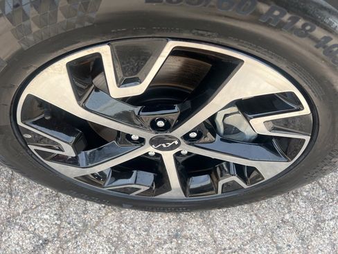 Certified 2024 Kia Sportage EX AWD/4WD image 38
