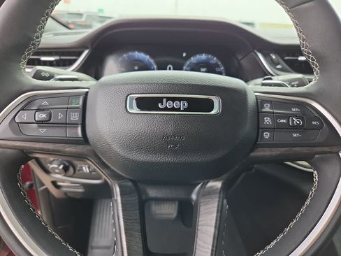Used 2024 Jeep Grand Cherokee Limited w/ Luxury Tech Group II AWD/4WD image 23