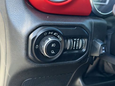 Used 2020 Jeep Gladiator Rubicon image 19