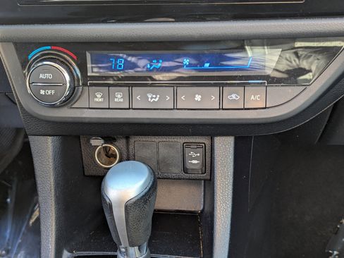 Used 2016 Toyota Corolla S image 21