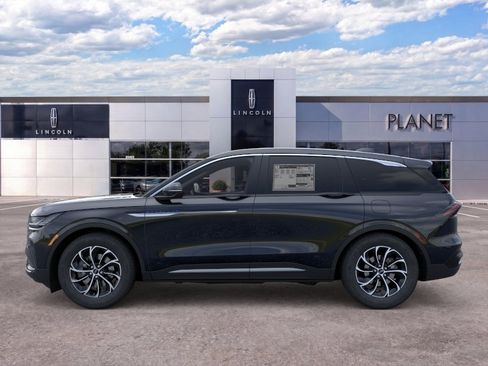 New 2026 Lincoln Nautilus Premier AWD/4WD image 3