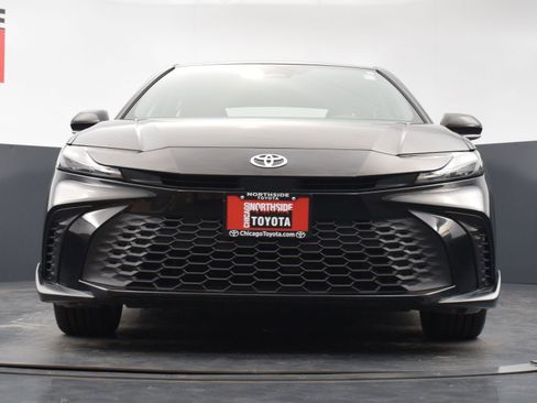 Used 2025 Toyota Camry SE FWD image 30