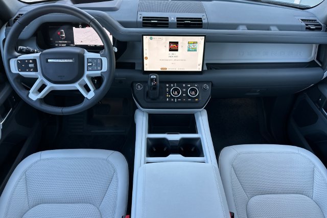 Certified 2025 Land Rover Defender 130 X-Dynamic SE AWD/4WD image 12