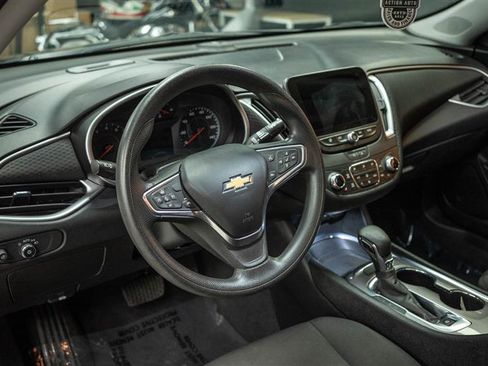 Used 2023 Chevrolet Malibu LT image 9