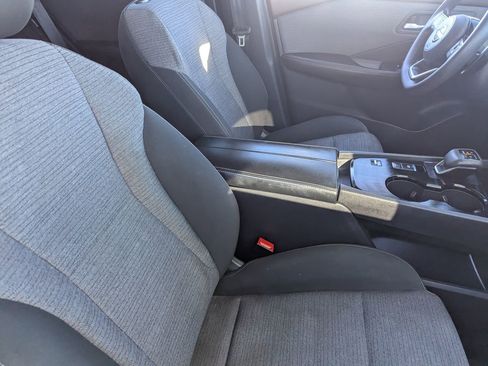 Certified 2023 Nissan Rogue SV image 11