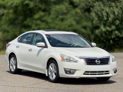 Used 2015 Nissan Altima 2.5 SL w/ Technology Package