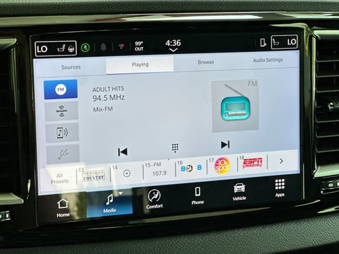 Used 2025 Chrysler Pacifica Select FWD image 19