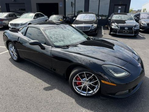 Used 2005 Chevrolet Corvette Coupe w/ Preferred Equipment Group RWD image 1