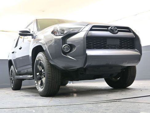 Used 2021 Toyota 4Runner SR5 Premium w/ Moonroof Package AWD/4WD image 37