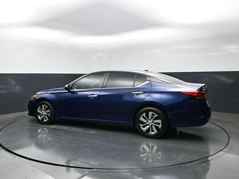 Used 2020 Nissan Altima 2.5 S FWD image 2