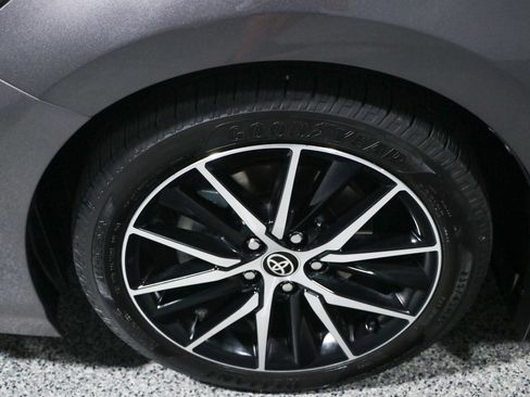 Used 2023 Toyota Camry SE w/ Audio Upgrade Package FWD image 11