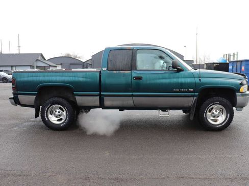 Used 1998 Dodge Ram 1500 Truck 2dr Club Cab 139 WB 4WD image 4