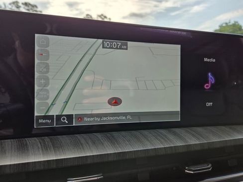 Used 2025 Kia Telluride SX w/ SX Captain's Chair Package FWD image 29