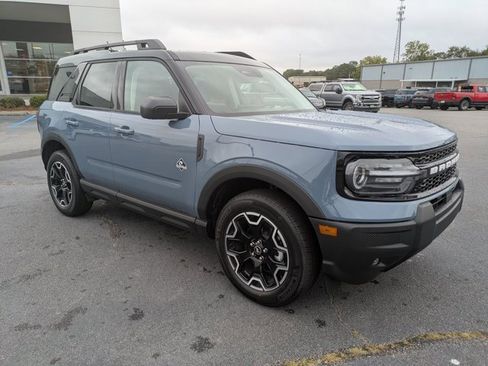 New 2025 Ford Bronco Sport Outer Banks image 2